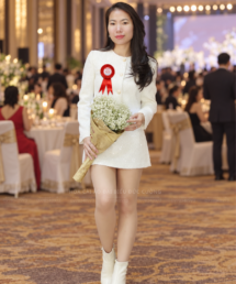 Hoa Cài Áo Đại Biểu - Dấu Ấn Sang Trọng Trên Ngực Khách Mời